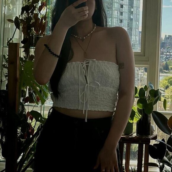 Garage White Cropped Tank Top - Picture 3 of 5